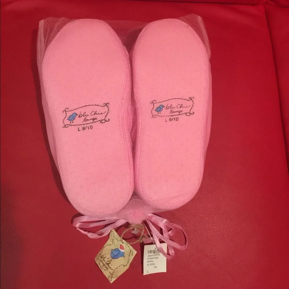 Pink slipper. - Picture 2 of 5